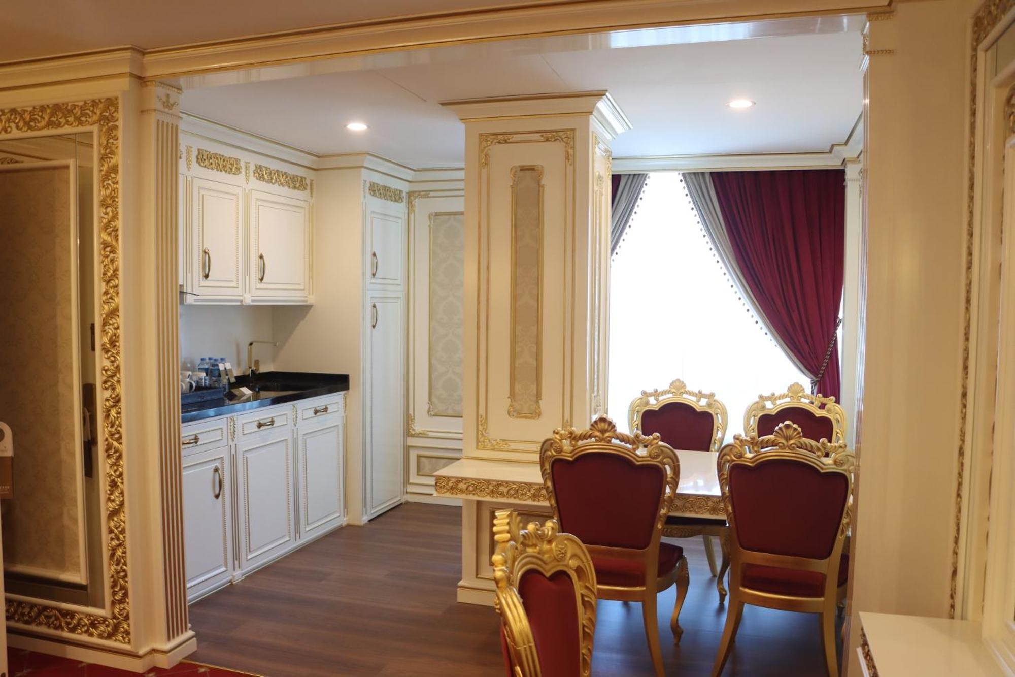 Cristal Erbil Hotel Экстерьер фото A typical suite