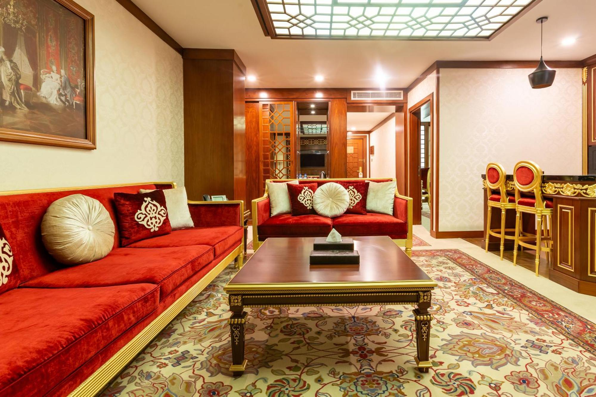 Cristal Erbil Hotel Экстерьер фото A suite at the Grand Hotel