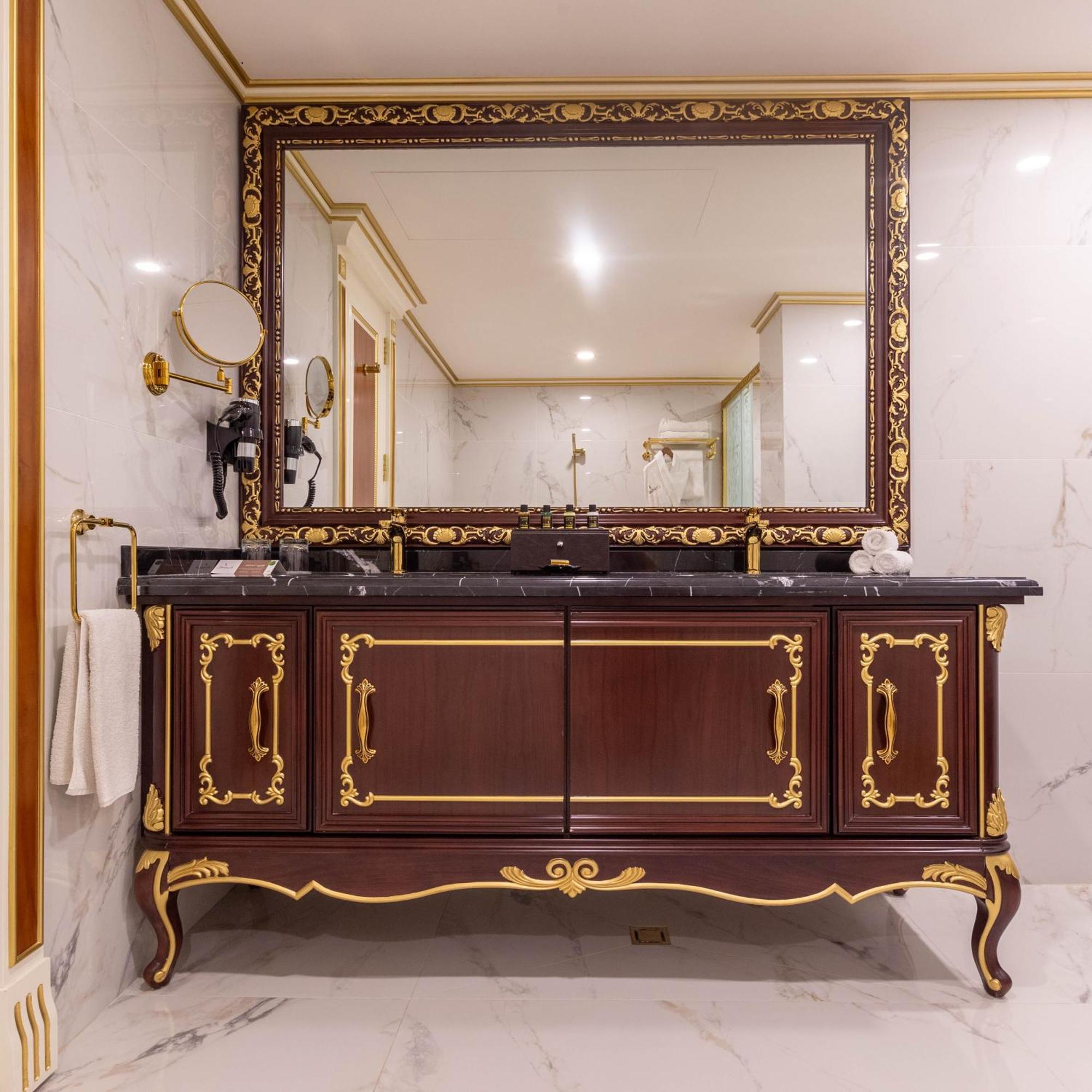Cristal Erbil Hotel Экстерьер фото Bathroom